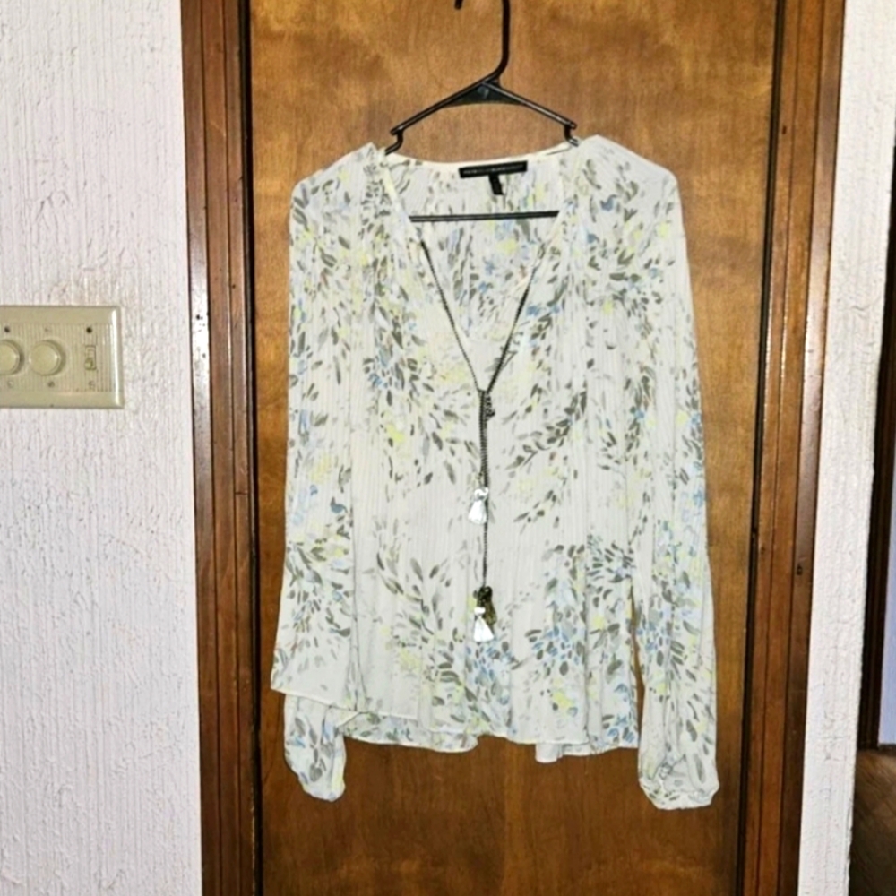 White House Black Market Floral Pleated Chiffon Keyhole Neck Tasseled Blouse
